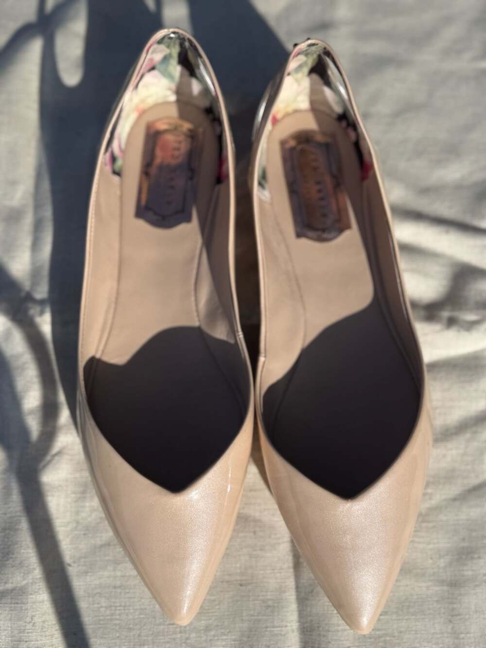 Ted Baker Nude Patent Leather Pointed Toe Flats Floral Interior Rose Gold 40.5